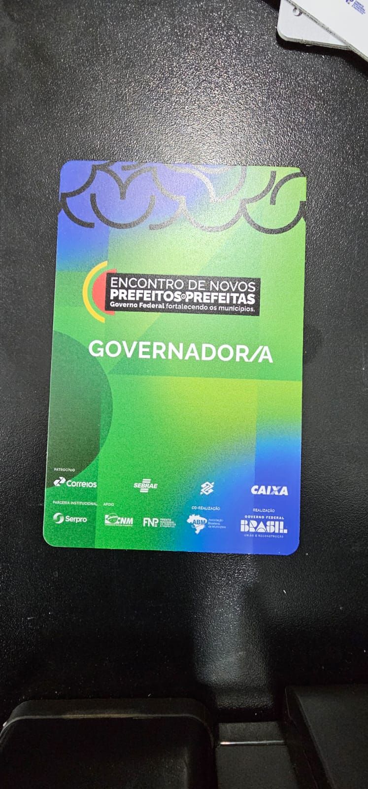 Credencial em PVC Personalizada 69x100mm — Frente e Verso | Premium — foto 2 de 7