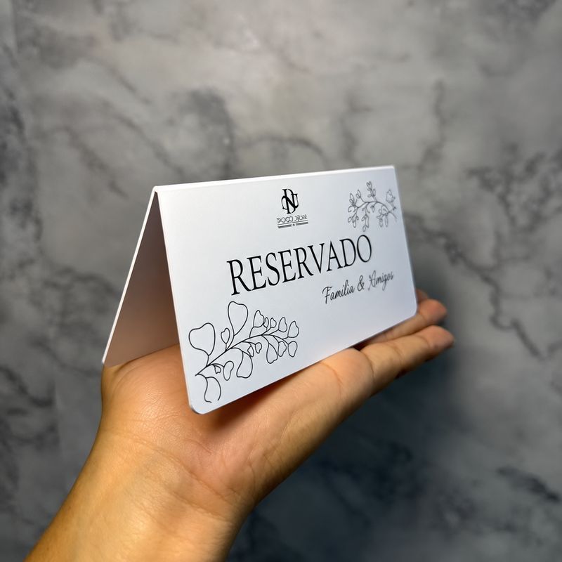 Brindes Personalizados para a sua empresa — Prisma de Mesa em PVC Personalizado 10 x 14 cm — Identificação de Lugar