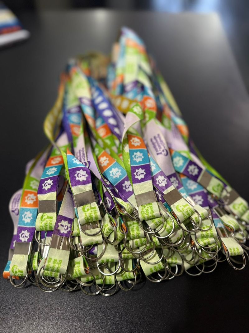 Cordões personalizados com a sua logo — Cordão para Crachá Personalizado 20mm — Com Argola | Sublimação 4x4